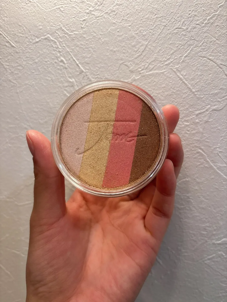 ジェーン　ゴールデングローシマ―パウダー💕